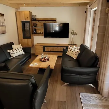 Hochalmbahnen 1-19, Maislaufeldweg 1s