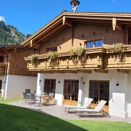 Holiday home Hochalmbahnen 1-19, Maislaufeldweg 1s Rauris